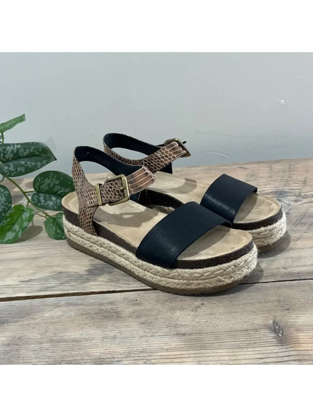 Crown Vintage Nedra Espadrille Sandal Womens 8.5 Black Leather and Snakeprint